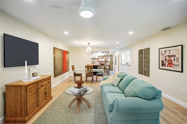 Building Photo - 5793 Avista Dr
