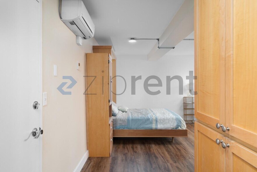 Building Photo - Unit 401