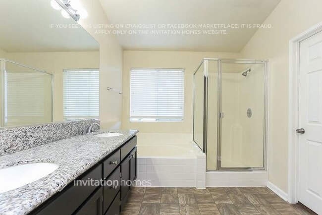 Building Photo - 27438 Fallbrook Ct