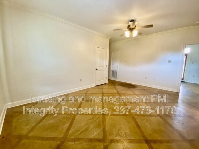 Building Photo - 888 S Kenilworth Pkwy