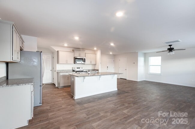 Building Photo - 2125 Allium Dr