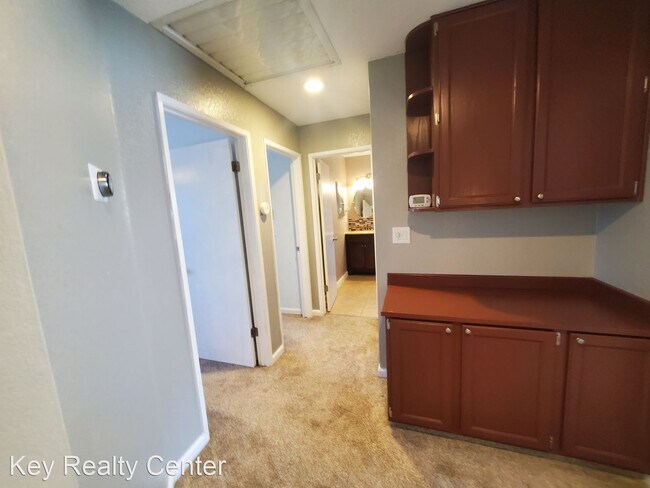 Building Photo - 3 br, 2.5 bath House - 8700 Brittany Park ...
