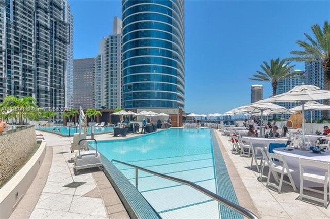 Building Photo - 200 Biscayne Blvd Way