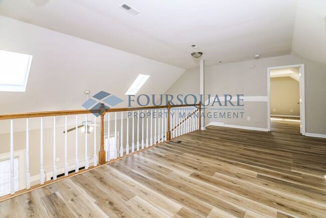 Building Photo - One Story Single Family Home| 2nd Floor Lo...