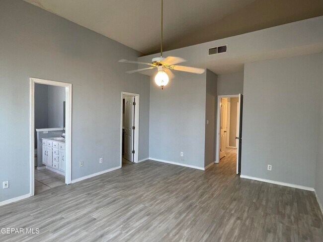Building Photo - 3701 Trina Pl