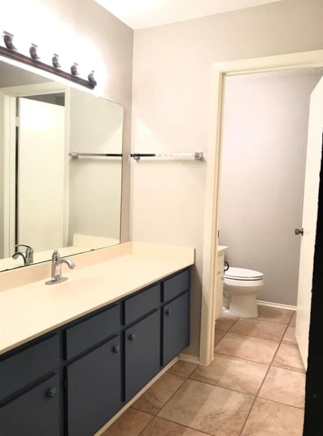 Building Photo - 11699 Village Pl Dr