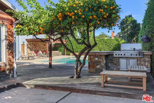 Building Photo - 4744 Haskell Ave