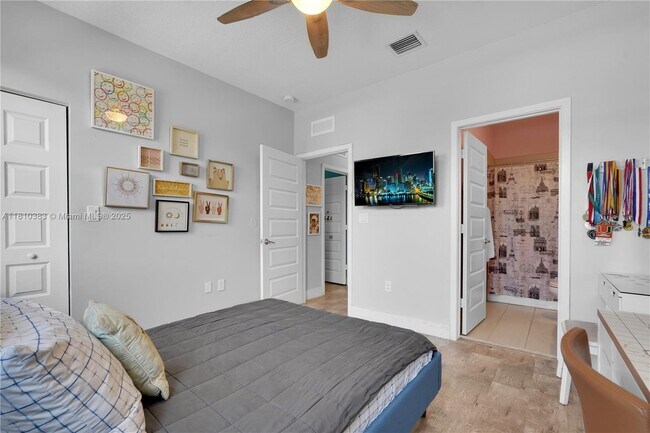 Building Photo - 10463 NW 79th St