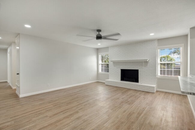 Building Photo - Completely Remodeled Four Bedroom