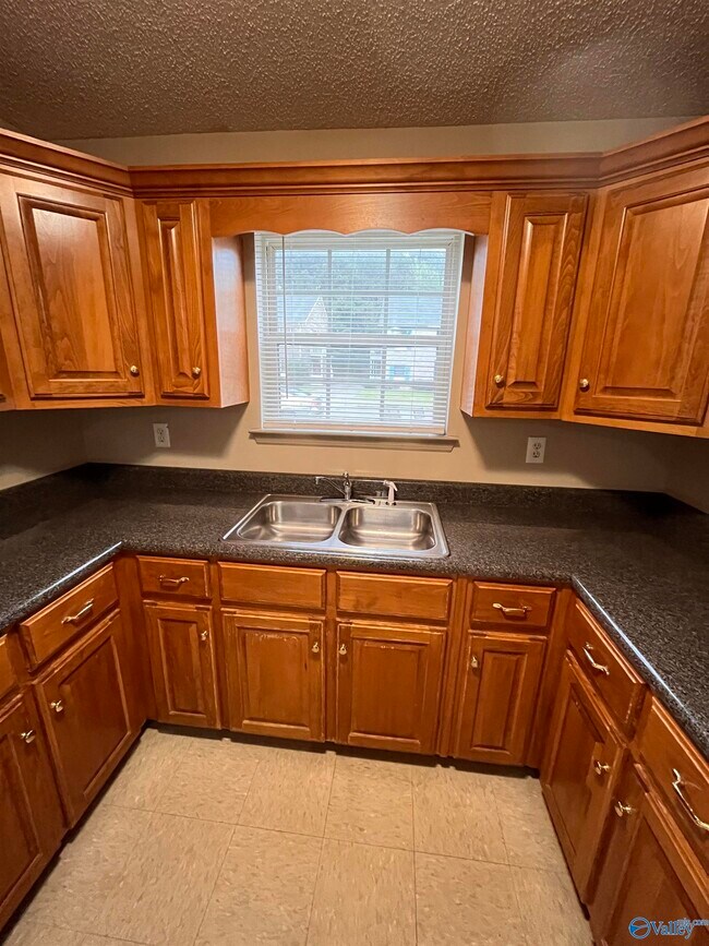 Building Photo - 5005 Chancellor Square