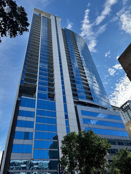 Building Photo - 303 W Ohio St