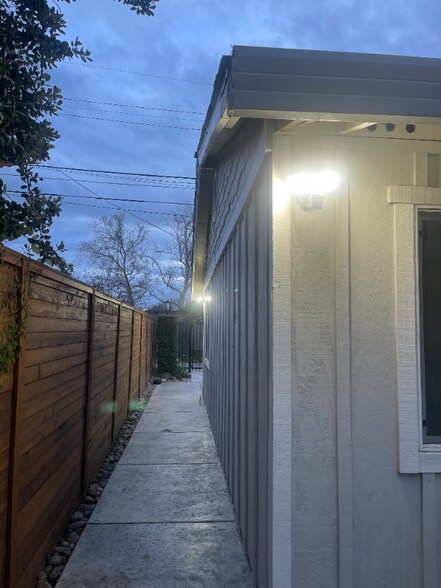 Building Photo - 6310 Ventura St