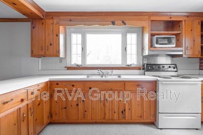 Building Photo - 36 Ferndale Drive