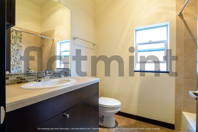 Building Photo - 1512 44th Ave SW