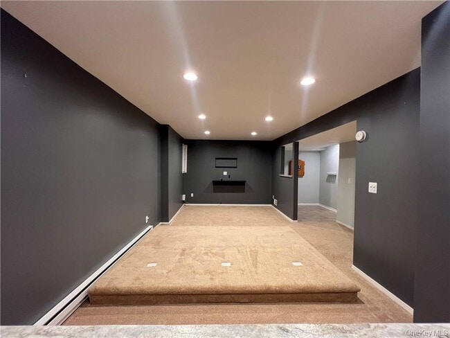 Building Photo - 475 Country Club Ln