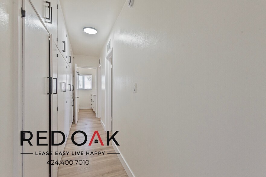 Building Photo - 3401 Ocean Park Blvd