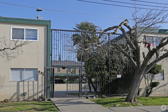 Building Photo - 918 Illinois Ave