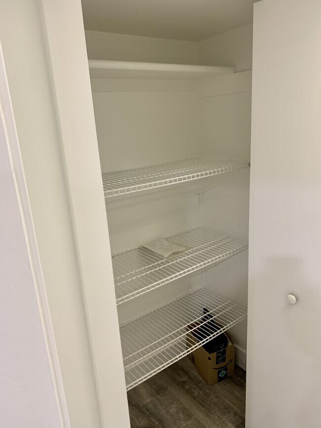 Building Photo - RES_6158LLC_DENSLEY_470