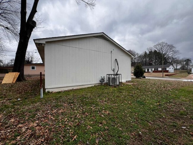 Building Photo - 3927 Dearborn St