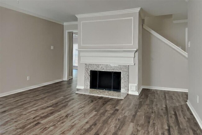 Building Photo - 1315 Forest Hollow Dr