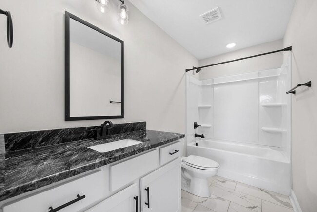 Building Photo - 3 Bedroom 2 1/2 Bath Dog Friendly Home For Rent!