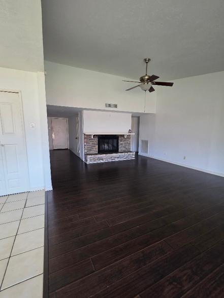 Building Photo - 3011 Lockwood Cir