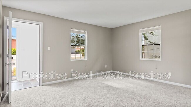 Building Photo - 1451 W Ocean View Ave