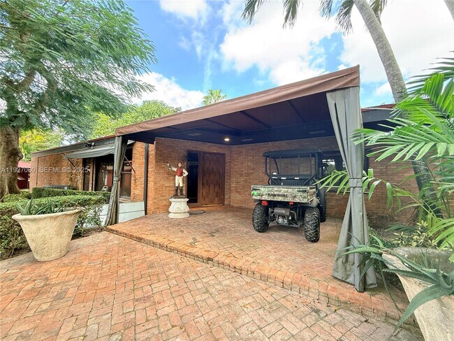 Building Photo - 5877 SW 123rd Ave