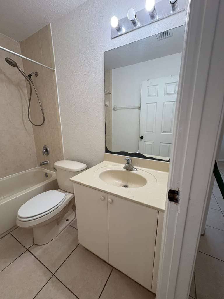 Building Photo - 2819 SE 15th Rd