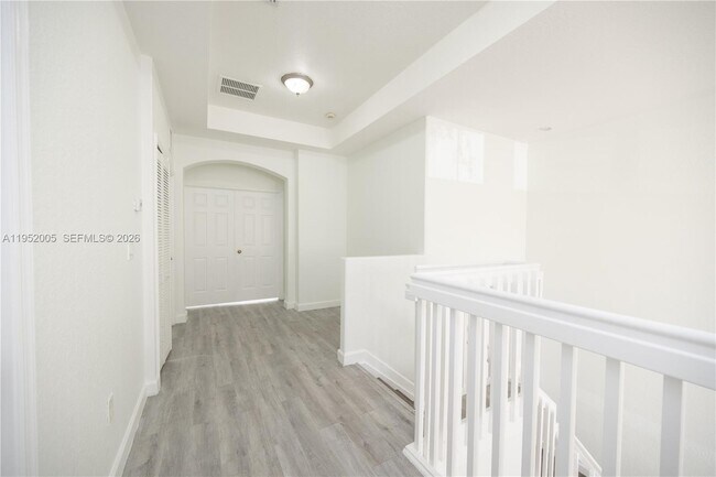 Building Photo - 2532 SE 15th Ct