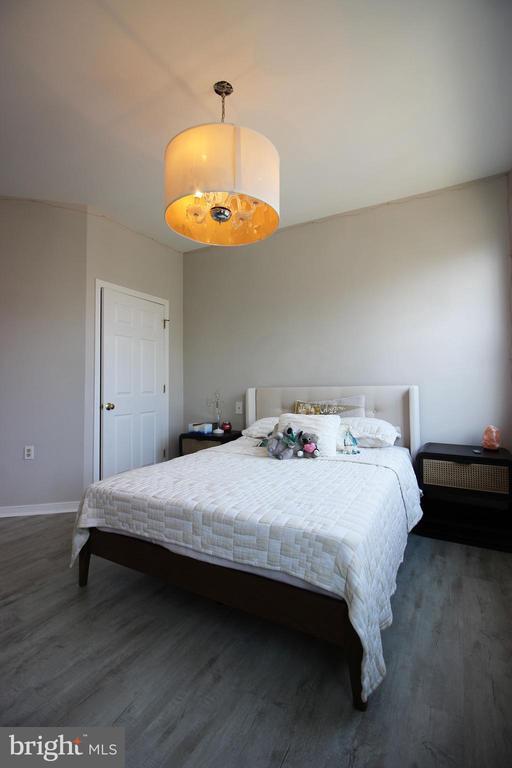 Building Photo - 1641 International Dr