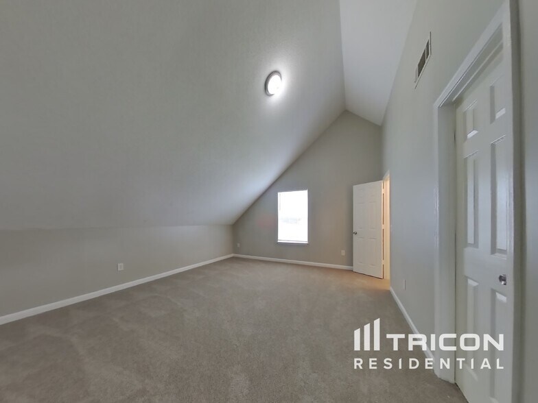 Building Photo - 7594 Stonebush Way