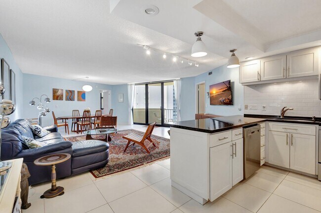 Building Photo - 2800 N Ocean Dr