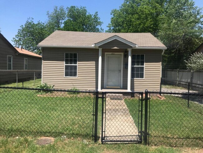 Primary Photo - 6811 NW 49th St
