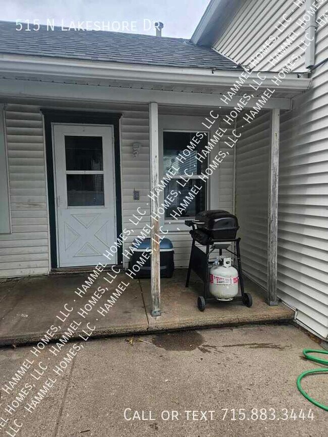 Building Photo - 515 N Lakeshore Dr