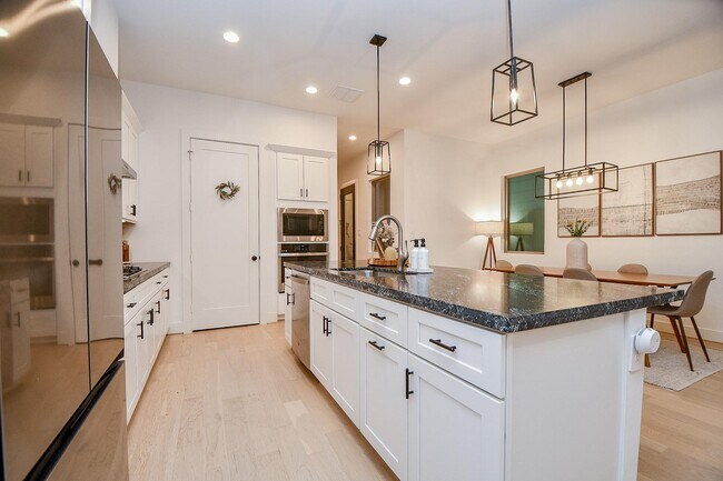 Building Photo - 4403 Greeley St
