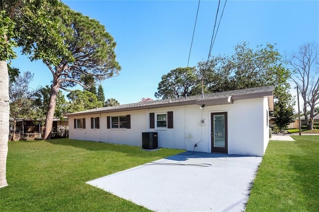 Building Photo - 2145 68th Ave S