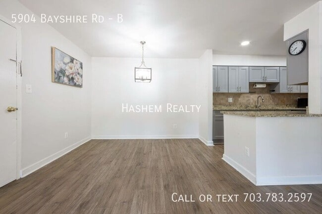 Building Photo - 5904 Bayshire Rd