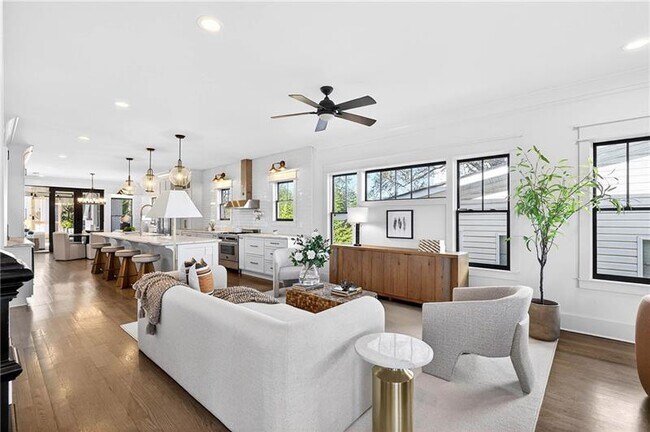 Building Photo - 636 Kennesaw Ave NE