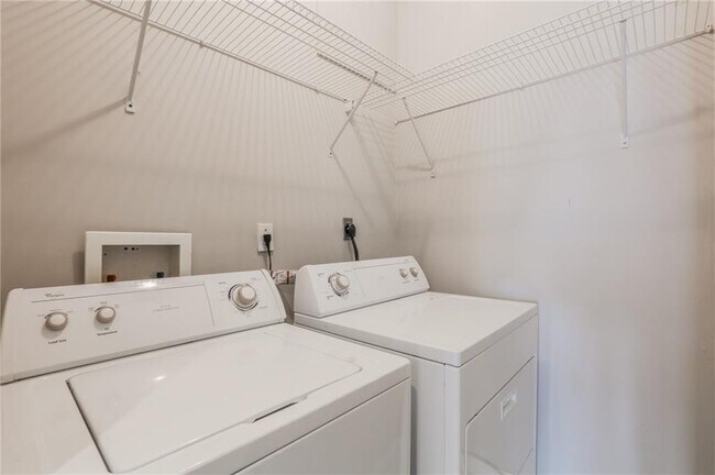 Building Photo - 507 Boulevard NE