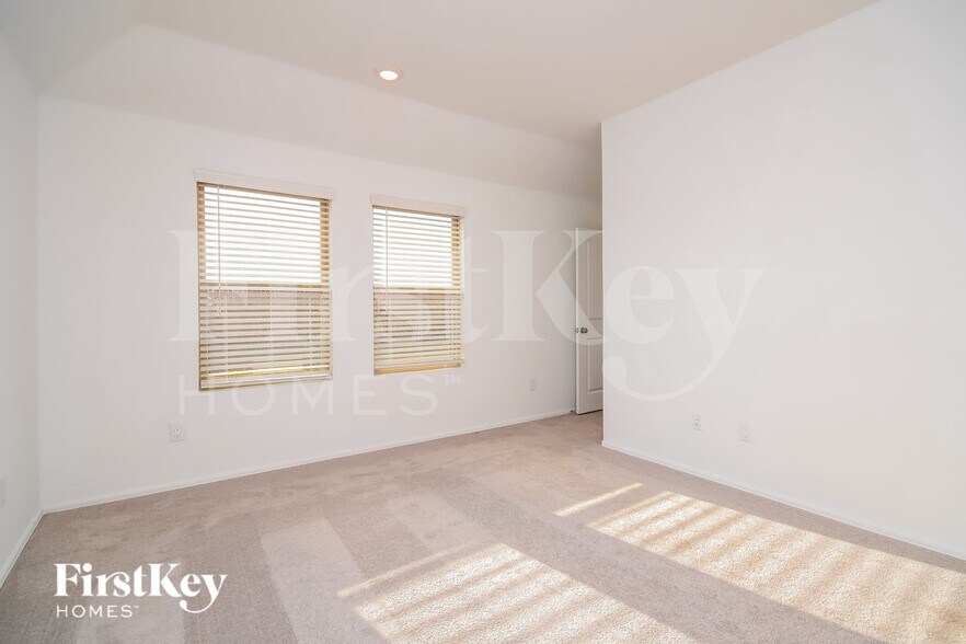 Building Photo - 18438 Running Shadow Ct
