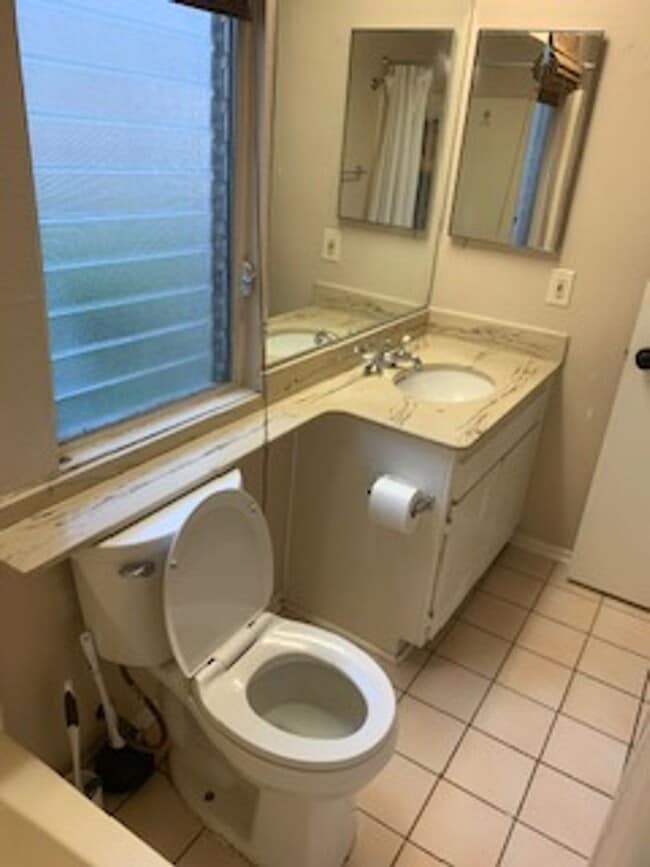 Building Photo - 2 Bedroom 1 Story Town Home
