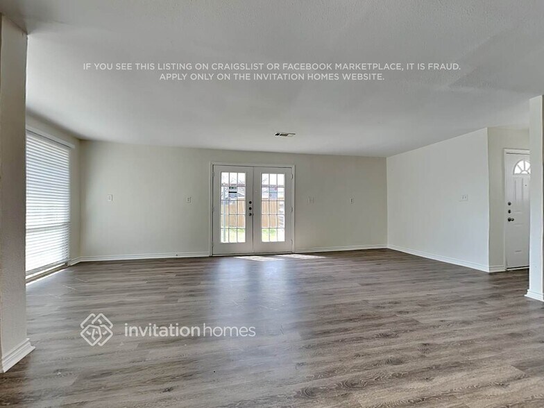 Building Photo - 1013 Casa Dr