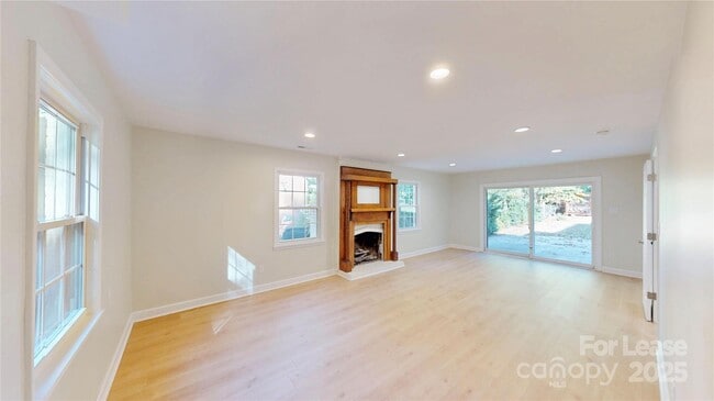 Building Photo - 2844 Goneaway Rd