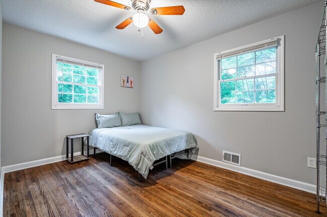 Building Photo - THE CORVAIR l Gorgeous Atlanta House, Close to Parks & Amenities