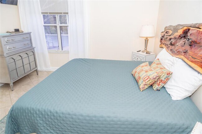 Building Photo - 714 Bay Hill Ct