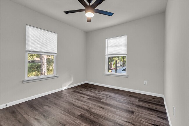 Building Photo - 116 Gans St