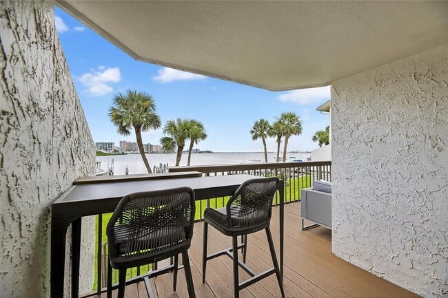 Building Photo - 160 Marina Del Rey Ct