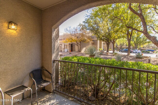 Building Photo - 1500 E Pusch Wilderness Dr