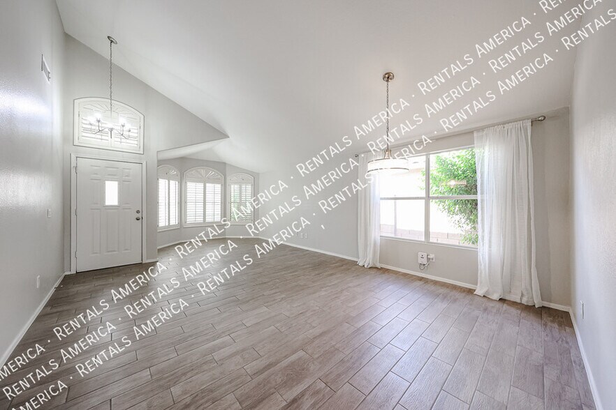 Building Photo - 153 S Garnet Rd